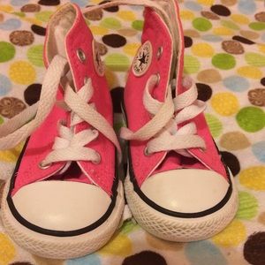 Baby girl hi top converse